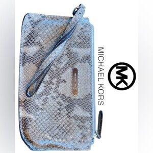 Michael Kors Wristlet